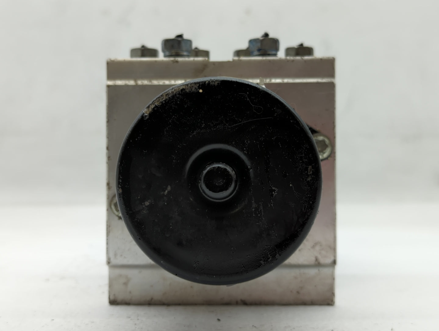 2011 Chevrolet Malibu ABS Pump Control Module Replacement P/N:20908729 Fits OEM Used Auto Parts - Oemusedautoparts1.com