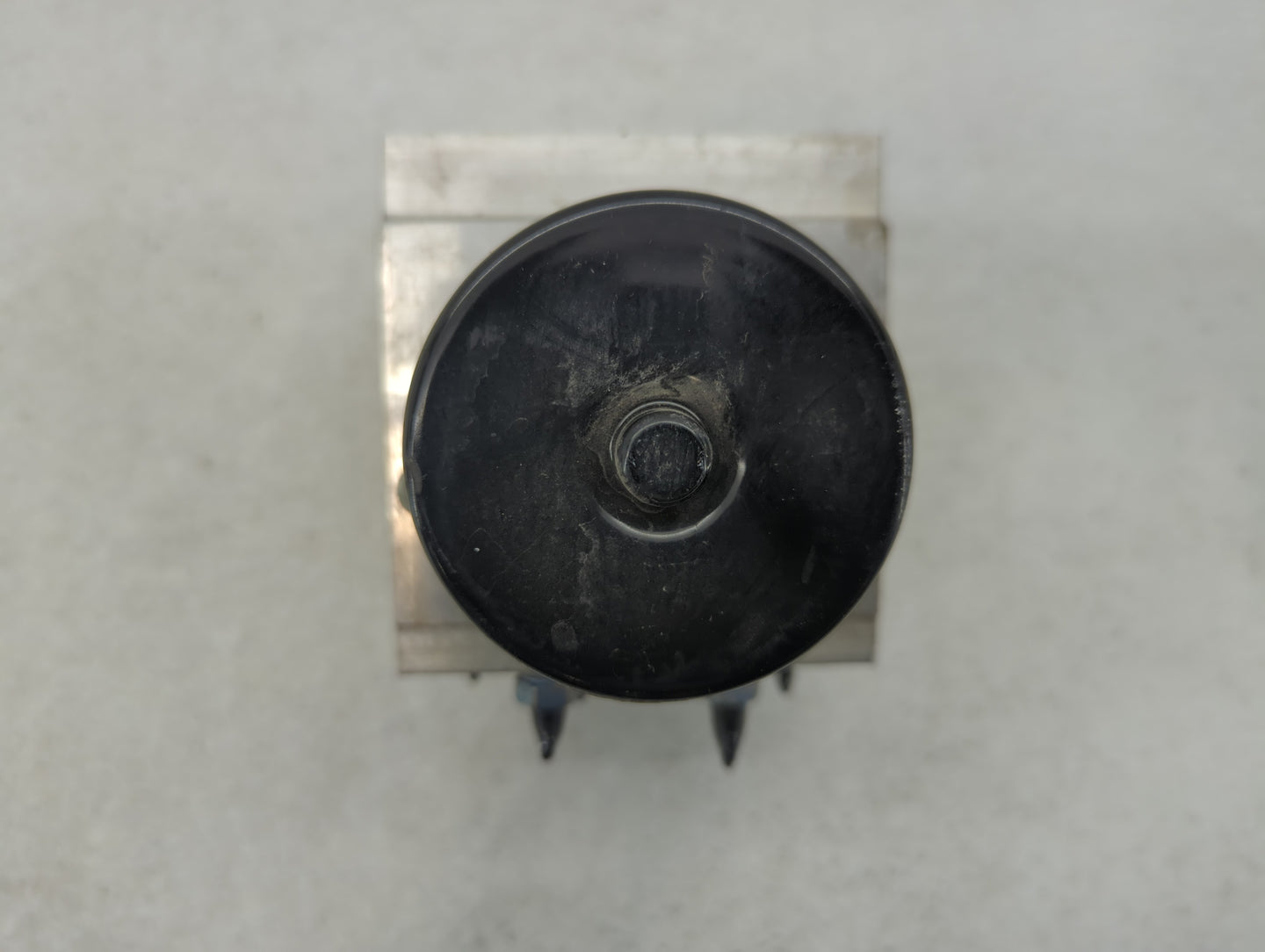 2011 Chevrolet Malibu ABS Pump Control Module Replacement P/N:20908729 Fits OEM Used Auto Parts - Oemusedautoparts1.com