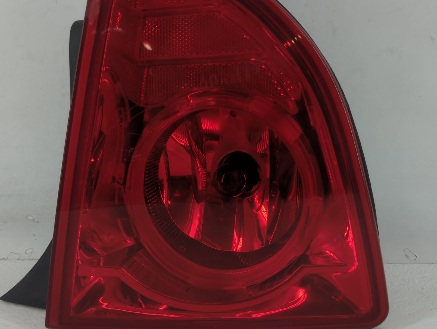 2008-2012 Chevrolet Malibu Tail Light Assembly Passenger Right OEM P/N:11-6265-00-CA 11-6265-00-9 Fits OEM Used Auto Parts -