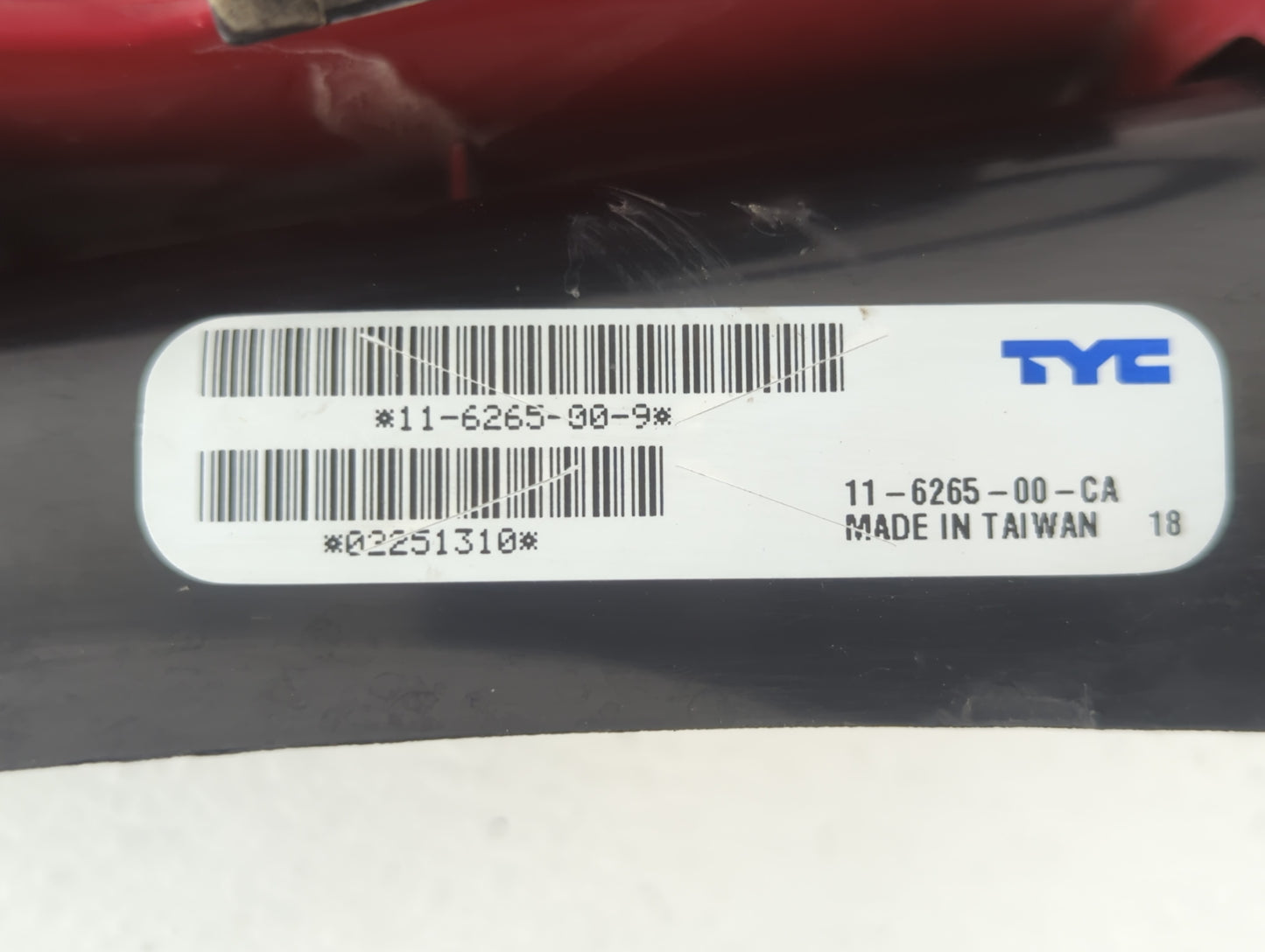 2008-2012 Chevrolet Malibu Tail Light Assembly Passenger Right OEM P/N:11-6265-00-CA 11-6265-00-9 Fits OEM Used Auto Parts -