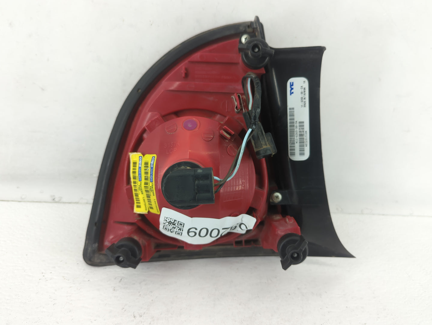 2008-2012 Chevrolet Malibu Tail Light Assembly Passenger Right OEM P/N:11-6265-00-CA 11-6265-00-9 Fits OEM Used Auto Parts -