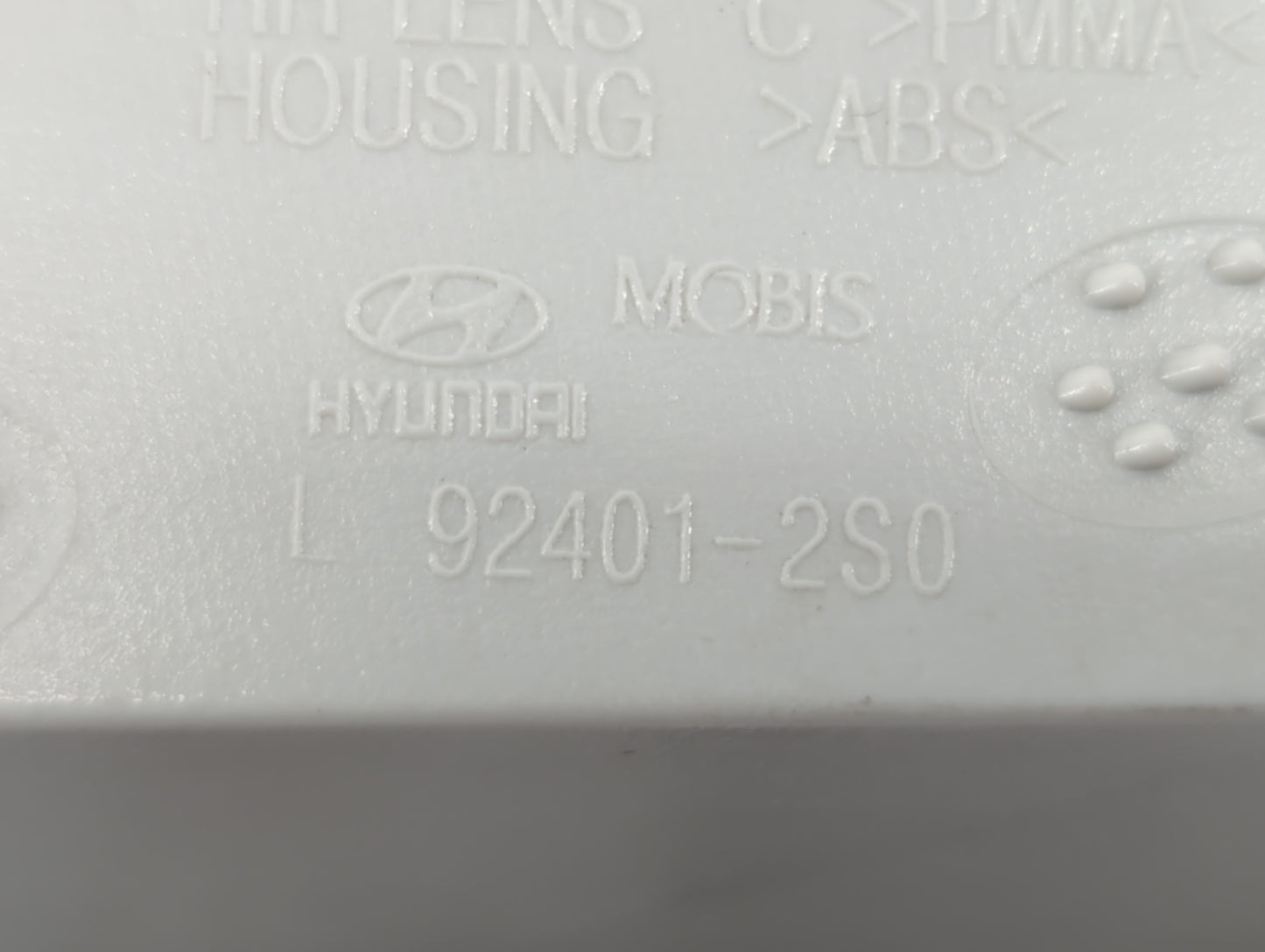 2008-2012 Chevrolet Malibu Tail Light Assembly Driver Left OEM P/N:92401-2S0 Fits Fits 2008 2009 2010 2011 2012 OEM Used Aut