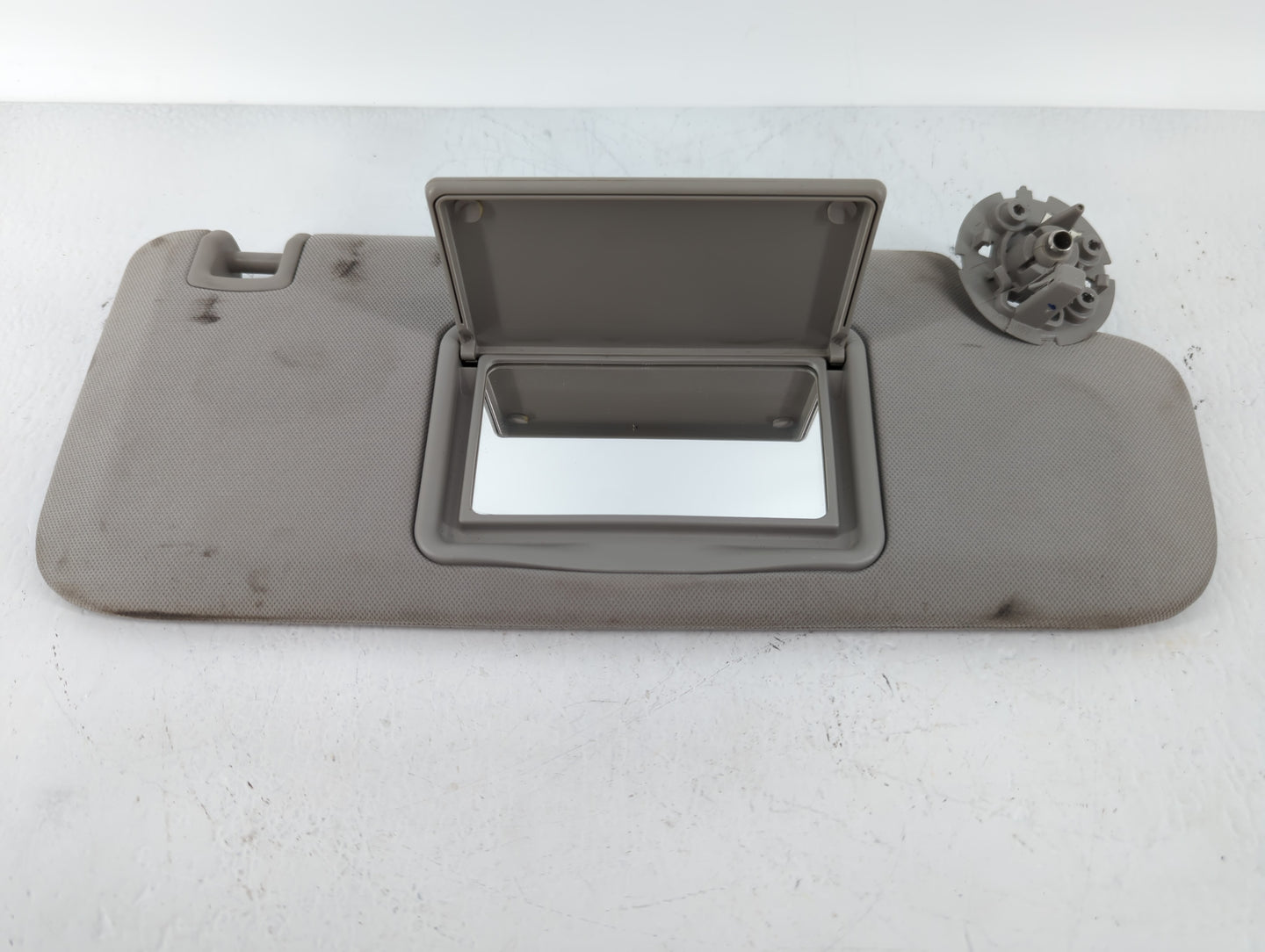 2004-2012 Chevrolet Malibu Sun Visor Shade Replacement Passenger Right Mirror Fits Fits 2004 2005 2008 2009 2010 2011 2012 O