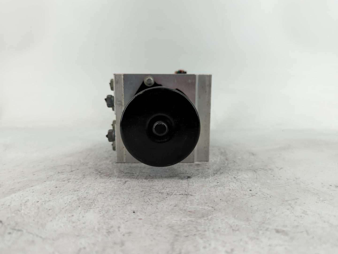 2011 Chevrolet Malibu ABS Pump Control Module Replacement P/N:224259-106 20908731 Fits OEM Used Auto Parts - Oemusedautopart