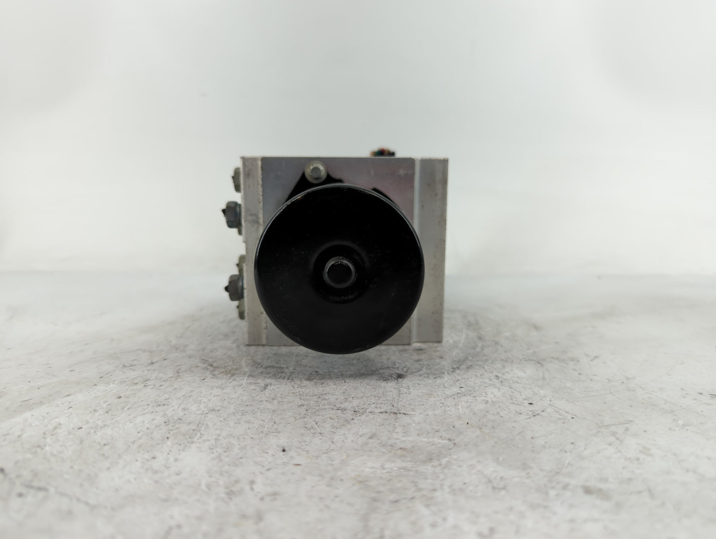 2011 Chevrolet Malibu ABS Pump Control Module Replacement P/N:224259-106 20908731 Fits OEM Used Auto Parts - Oemusedautopart