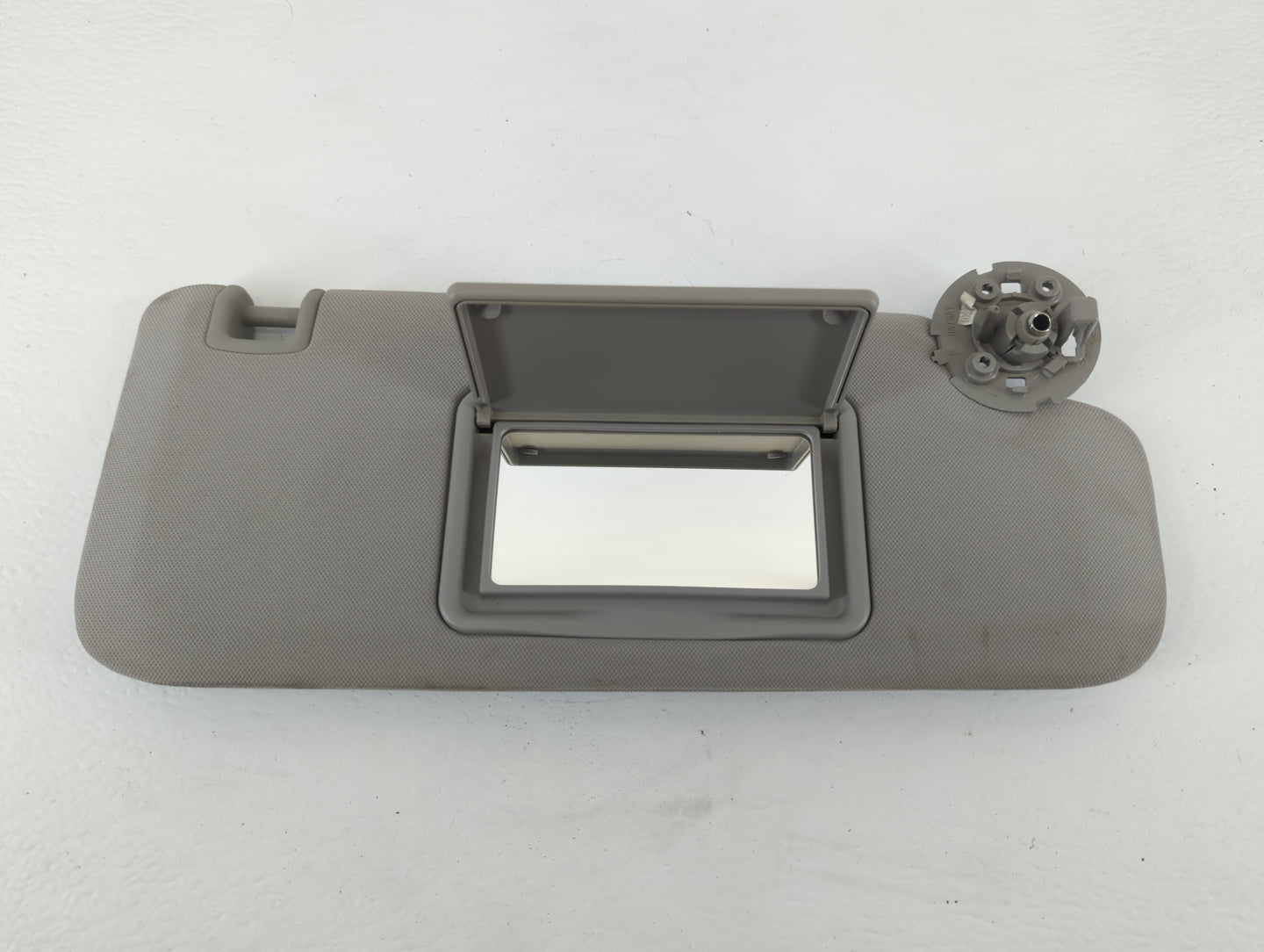 2004-2012 Chevrolet Malibu Sun Visor Shade Replacement Passenger Right Mirror Fits Fits 2004 2005 2008 2009 2010 2011 2012 O