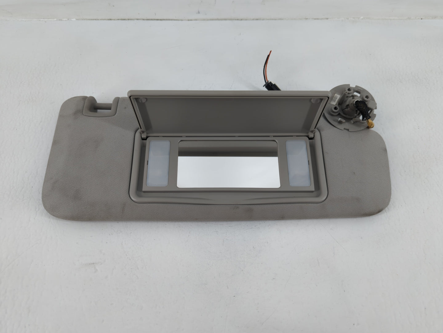 2004-2012 Chevrolet Malibu Sun Visor Shade Replacement Passenger Right Mirror Fits Fits 2004 2005 2008 2009 2010 2011 2012 O