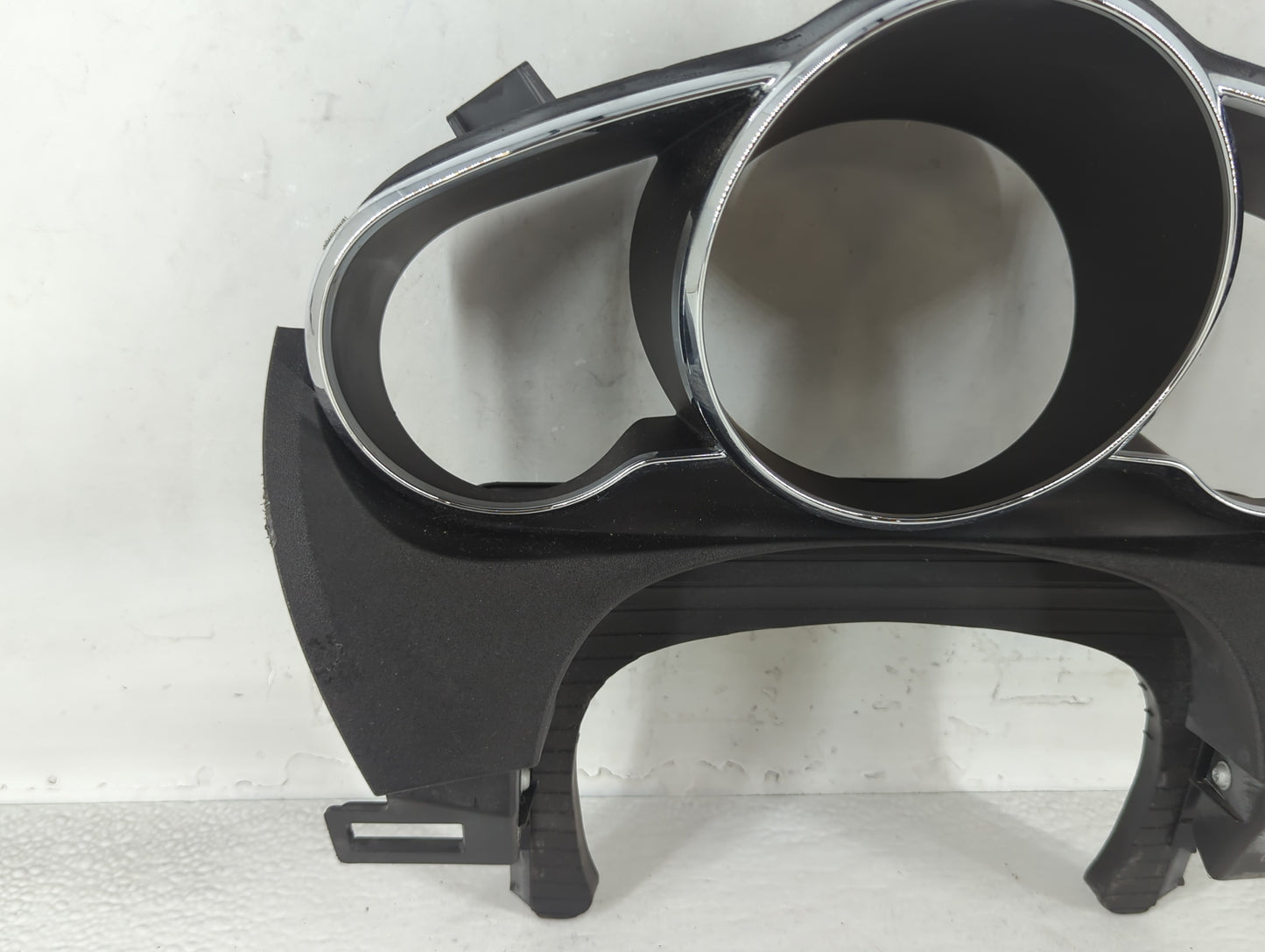 2011 Chevrolet Malibu Instrument Cluster Bezel 693957 - Oemusedautoparts1.com