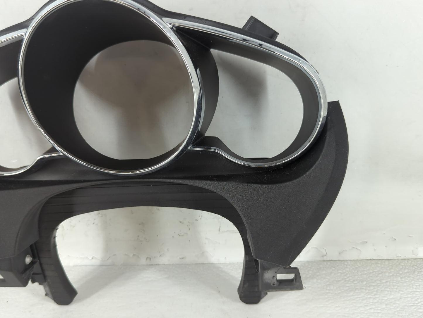 2011 Chevrolet Malibu Instrument Cluster Bezel 693957 - Oemusedautoparts1.com