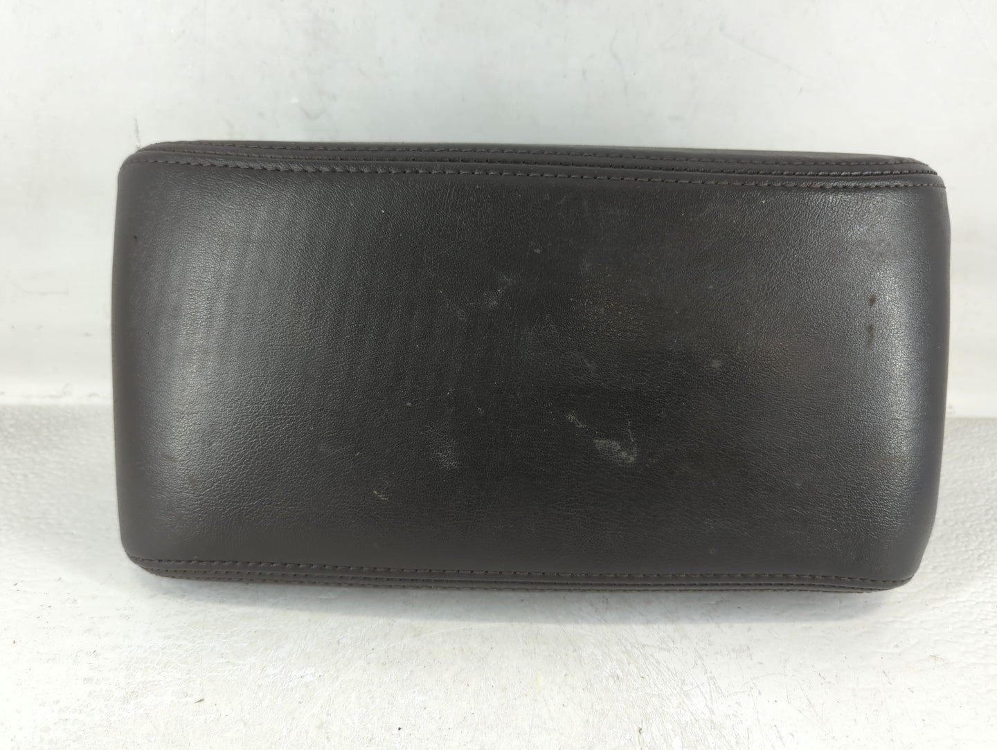 2008-2012 Chevrolet Malibu Center Console Armrest Cover Lid Fits Fits 2008 2009 2010 2011 2012 OEM Used Auto Parts - Oemused