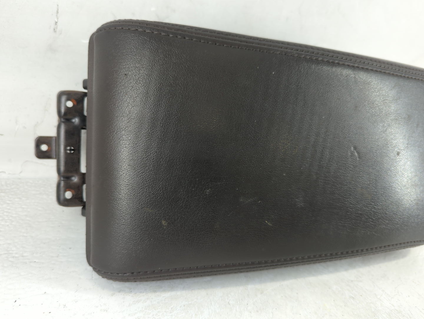 2008-2012 Chevrolet Malibu Center Console Armrest Cover Lid Fits Fits 2008 2009 2010 2011 2012 OEM Used Auto Parts - Oemused