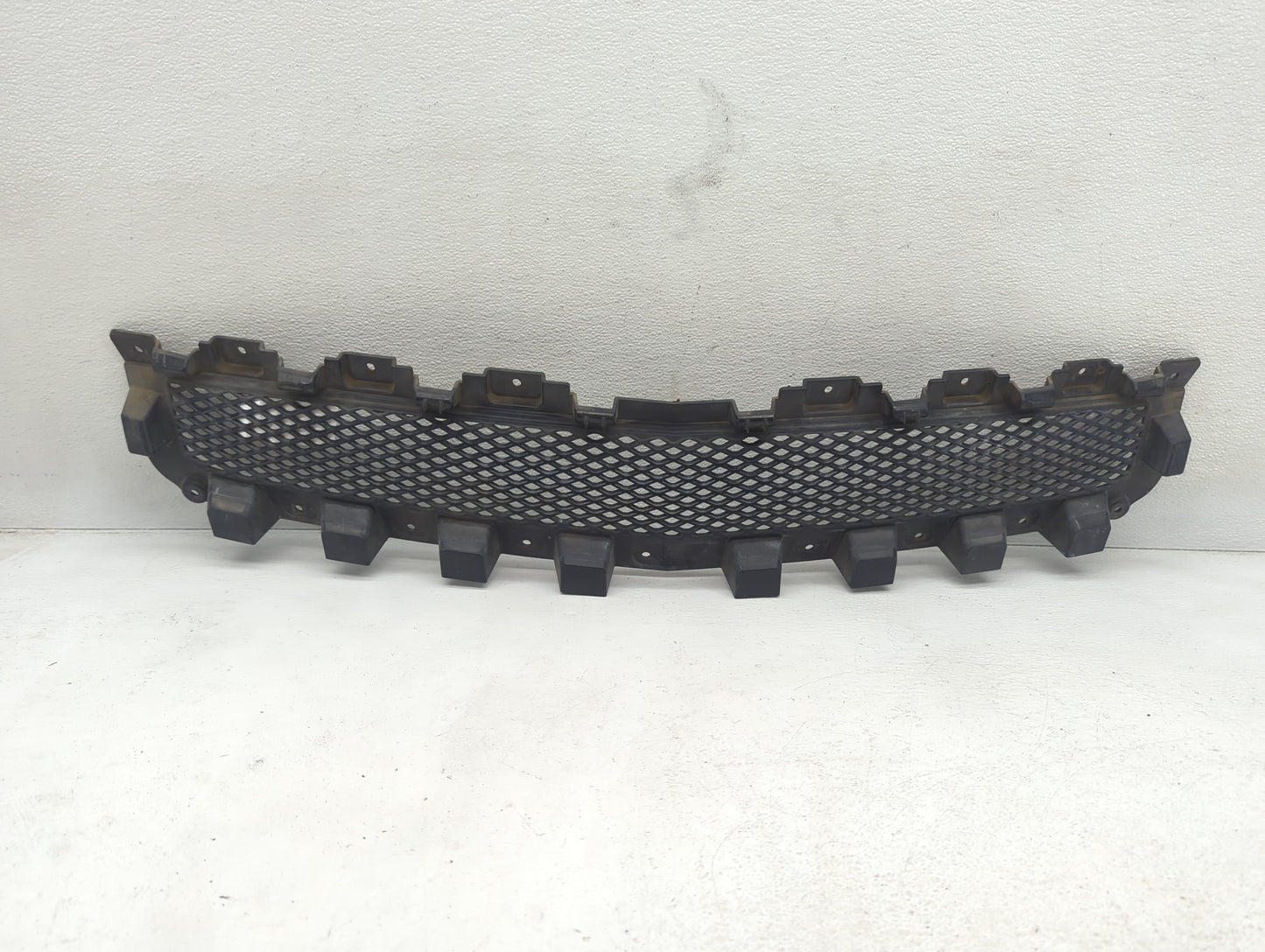 2008-2012 Chevrolet Malibu Front Bumper Grille Cover - Oemusedautoparts1.com