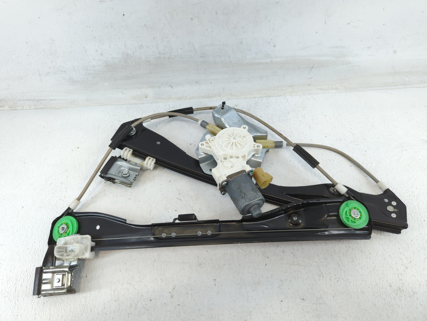 2009-2012 Chevrolet Malibu Used Window Regulator Passenger Front 700783 - Oemusedautoparts1.com