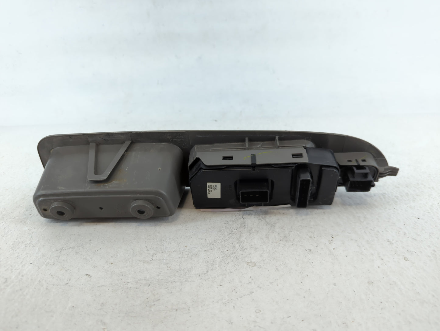 2010-2011 Chevrolet Malibu Master Power Window Switch Replacement Driver Side Left P/N:2430 A1 20807220 Fits Fits 2010 2011 