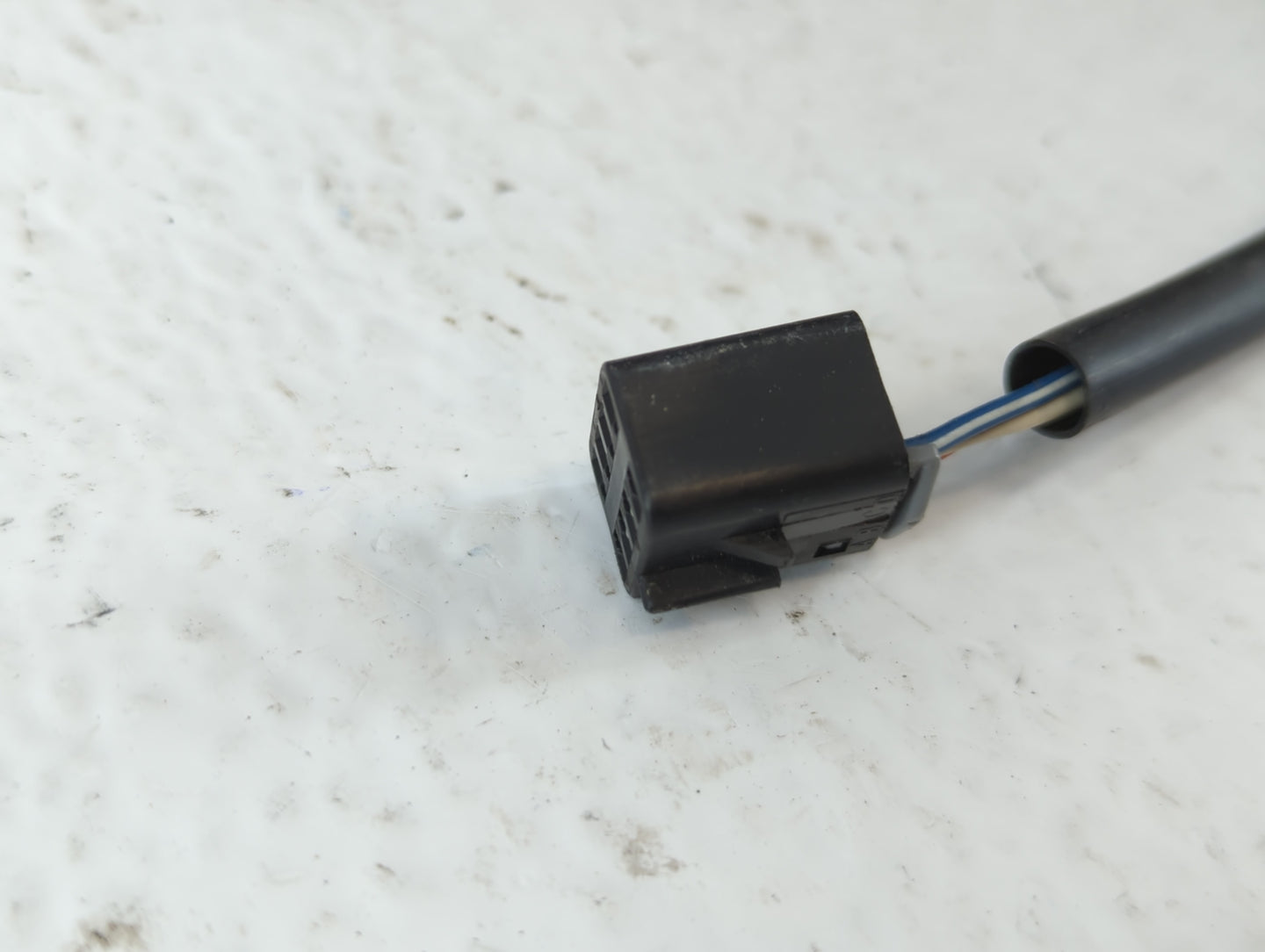 2008-2012 Chevrolet Malibu Driver Left Side View Manual Door Mirror Black - Oemusedautoparts1.com