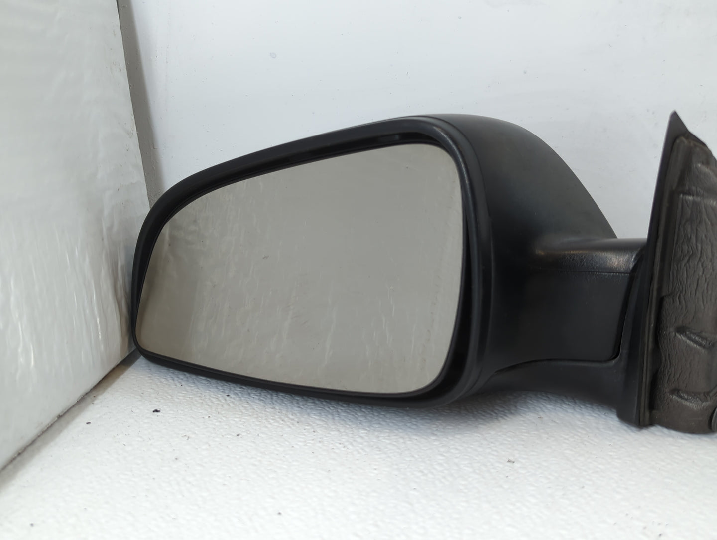 2008-2012 Chevrolet Malibu Driver Left Side View Manual Door Mirror Black - Oemusedautoparts1.com