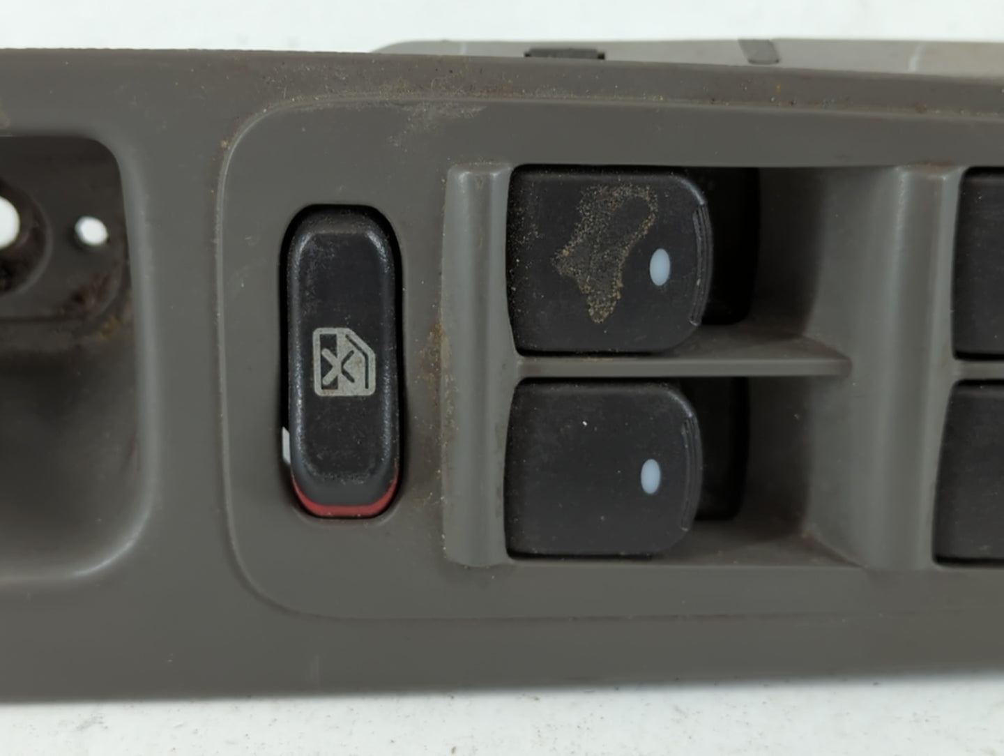 2010-2011 Chevrolet Malibu Master Power Window Switch Replacement Driver Side Left P/N:1361 A1 20807220 Fits Fits 2010 2011 