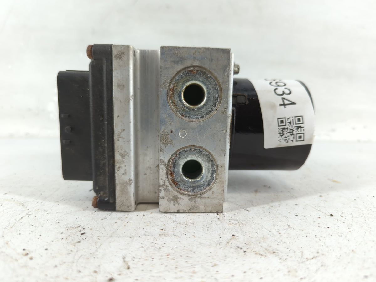 2011 Chevrolet Malibu Anti-Lock Brake ABS Pump Module Actuator OEM P/N:(P)20908731 Fits OEM Used Auto Parts - Oemusedautopar