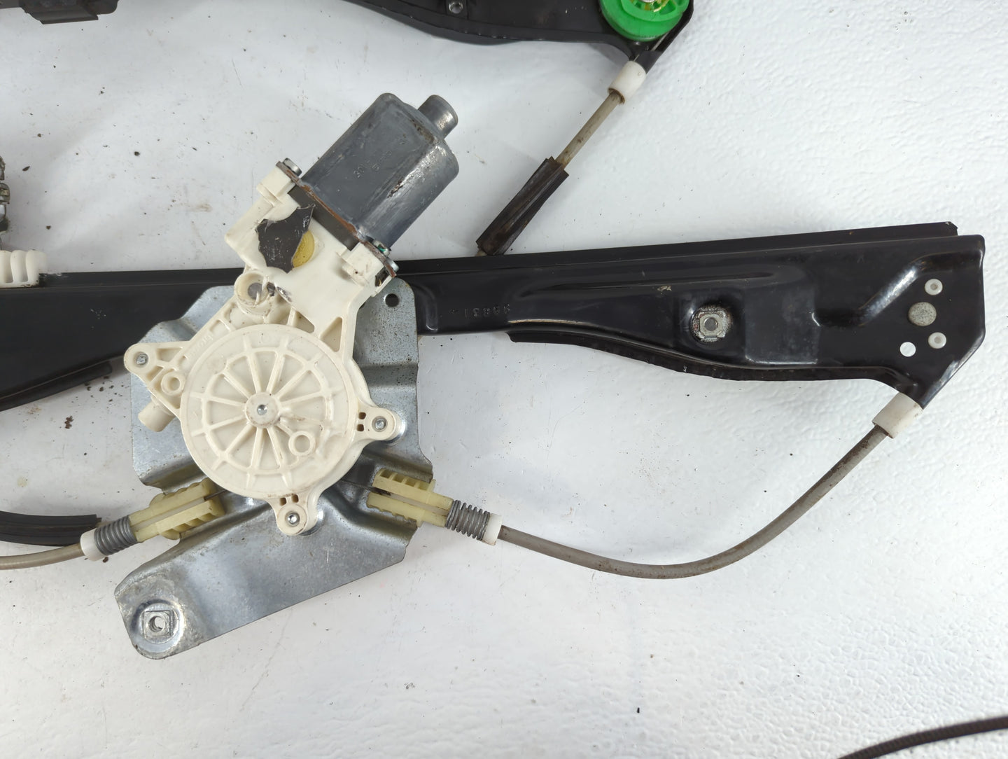 2010-2012 Chevrolet Malibu Driver Front Left Power Window Motor - Oemusedautoparts1.com