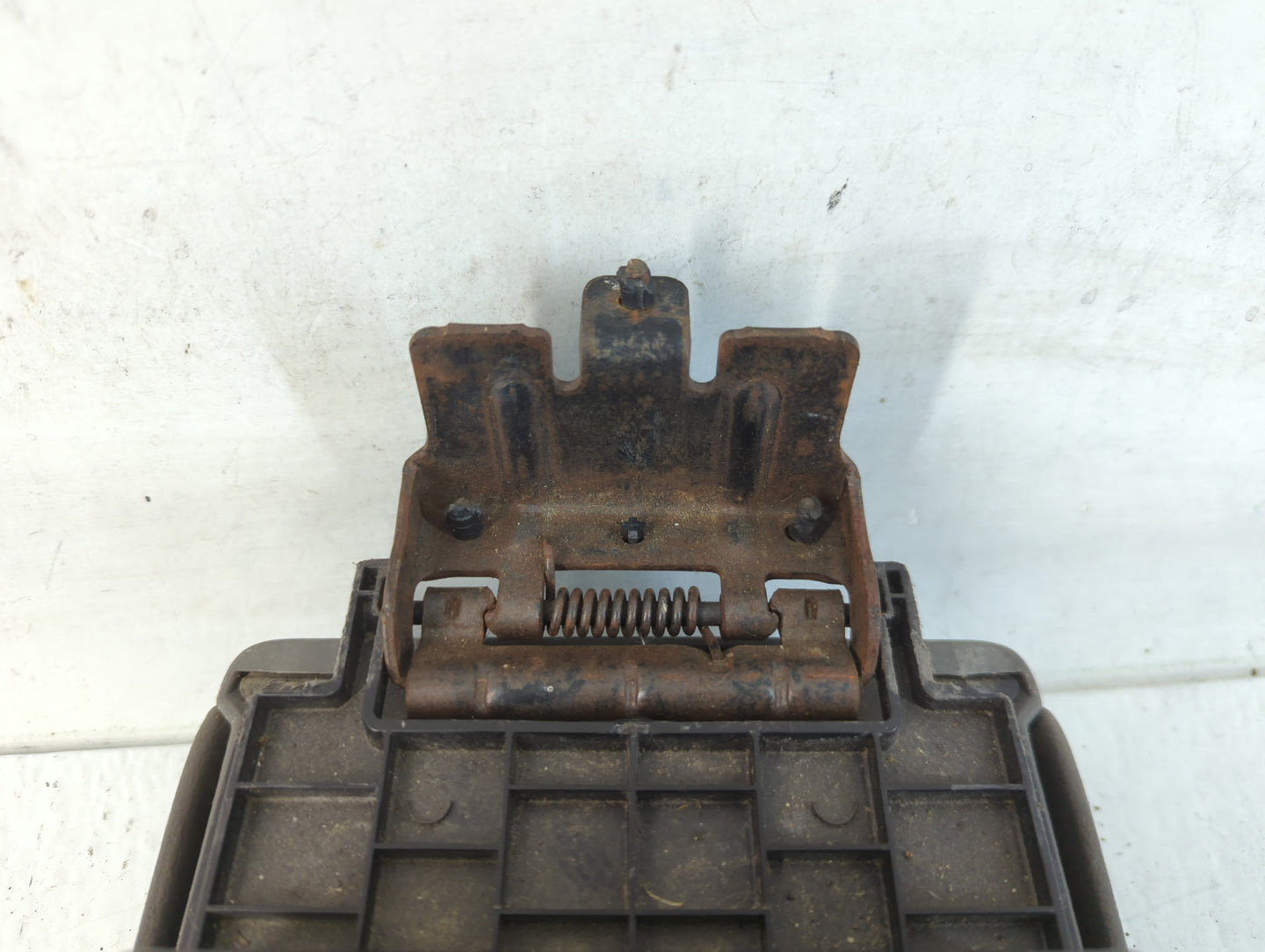 2011 Chevrolet Malibu Center Console Armrest Cover Lid Fits OEM Used Auto Parts - Oemusedautoparts1.com