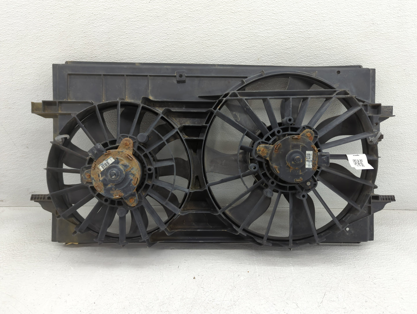 2004-2012 Chevrolet Malibu Left Radiator Fan Motor Assembly - Oemusedautoparts1.com