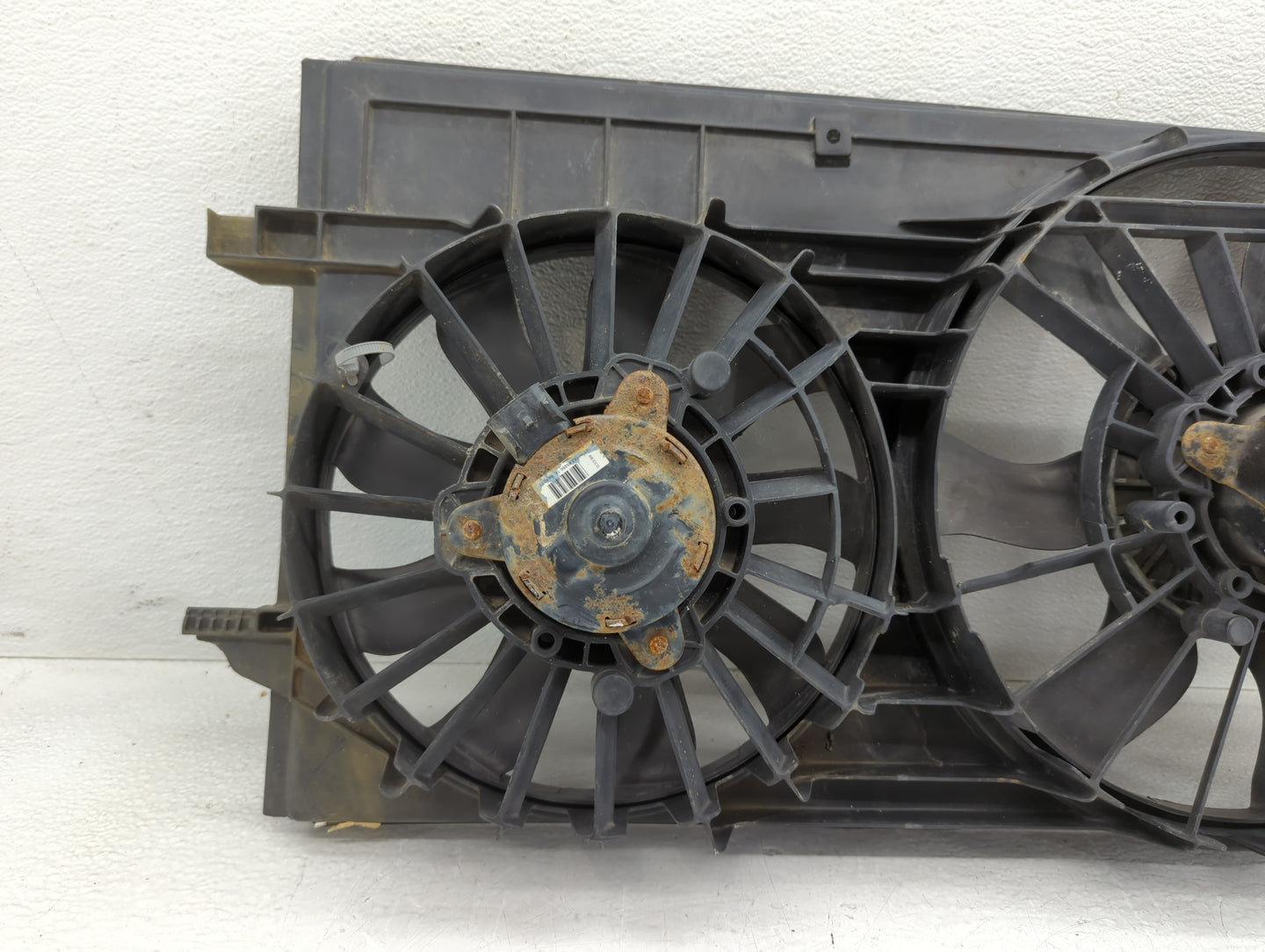 2004-2012 Chevrolet Malibu Left Radiator Fan Motor Assembly - Oemusedautoparts1.com