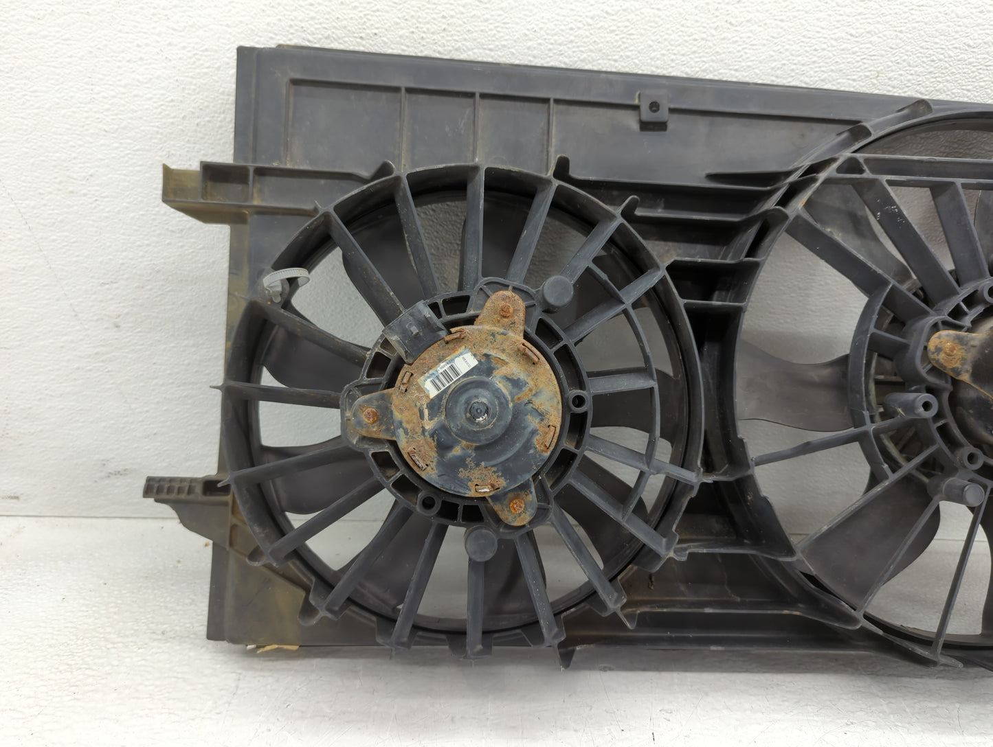 2004-2012 Chevrolet Malibu Left Radiator Fan Motor Assembly - Oemusedautoparts1.com
