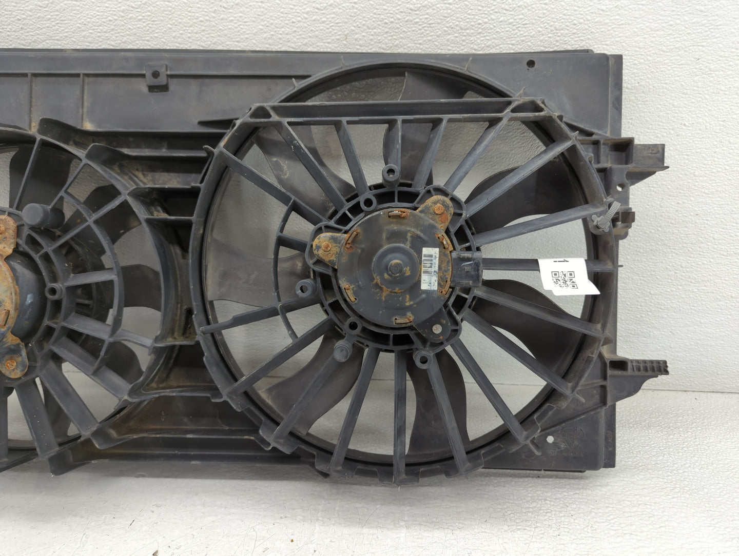 2004-2012 Chevrolet Malibu Left Radiator Fan Motor Assembly - Oemusedautoparts1.com