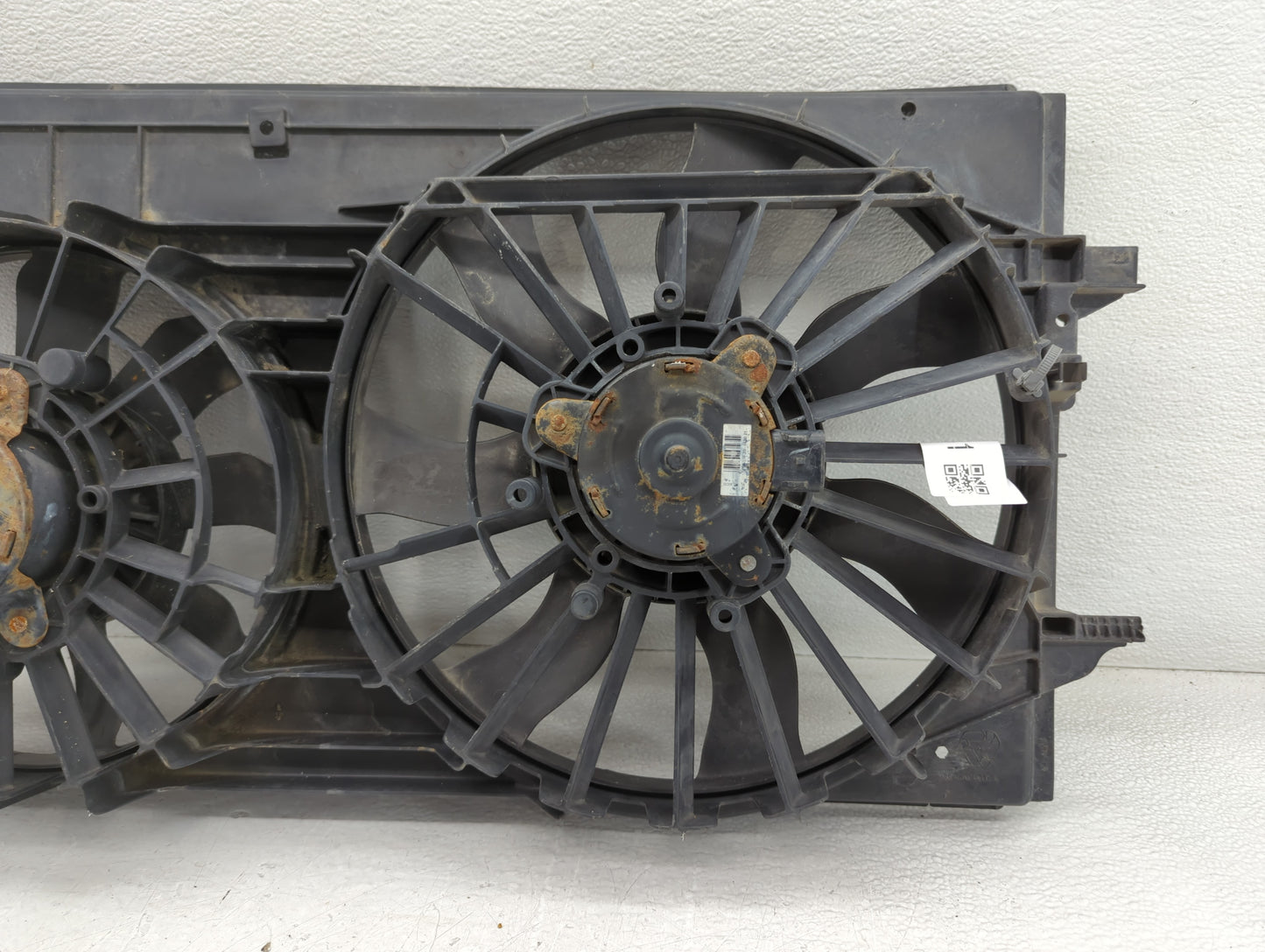 2004-2012 Chevrolet Malibu Left Radiator Fan Motor Assembly - Oemusedautoparts1.com