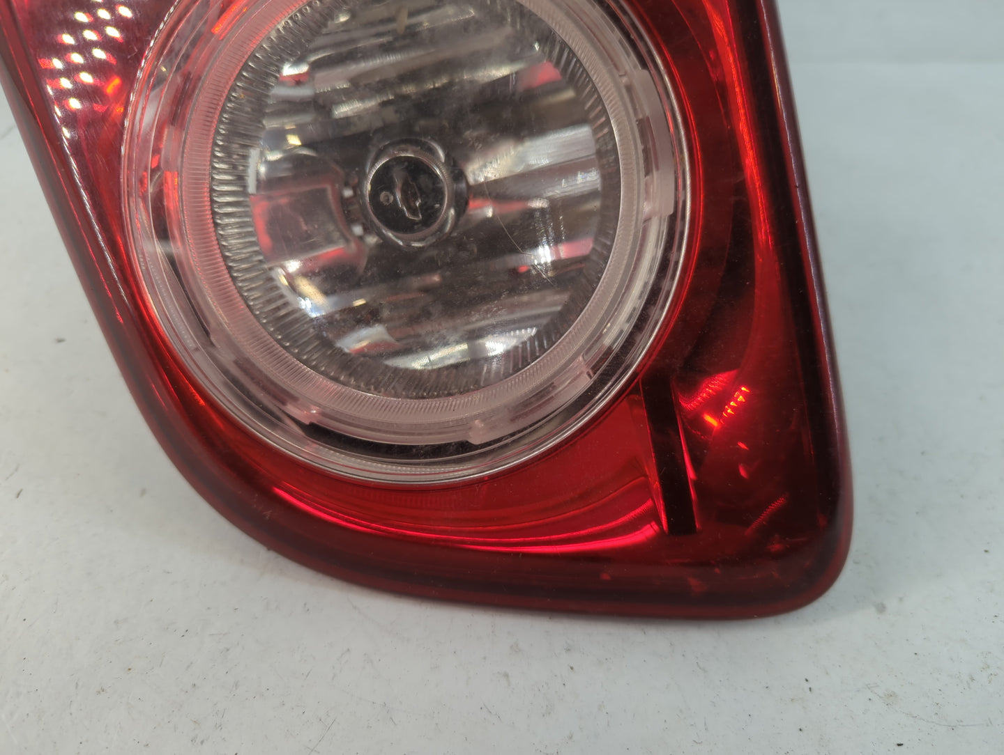 2008-2012 Chevrolet Malibu Tail Light Assembly Passenger Right OEM P/N:15271121 Fits Fits 2008 2009 2010 2011 2012 OEM Used 