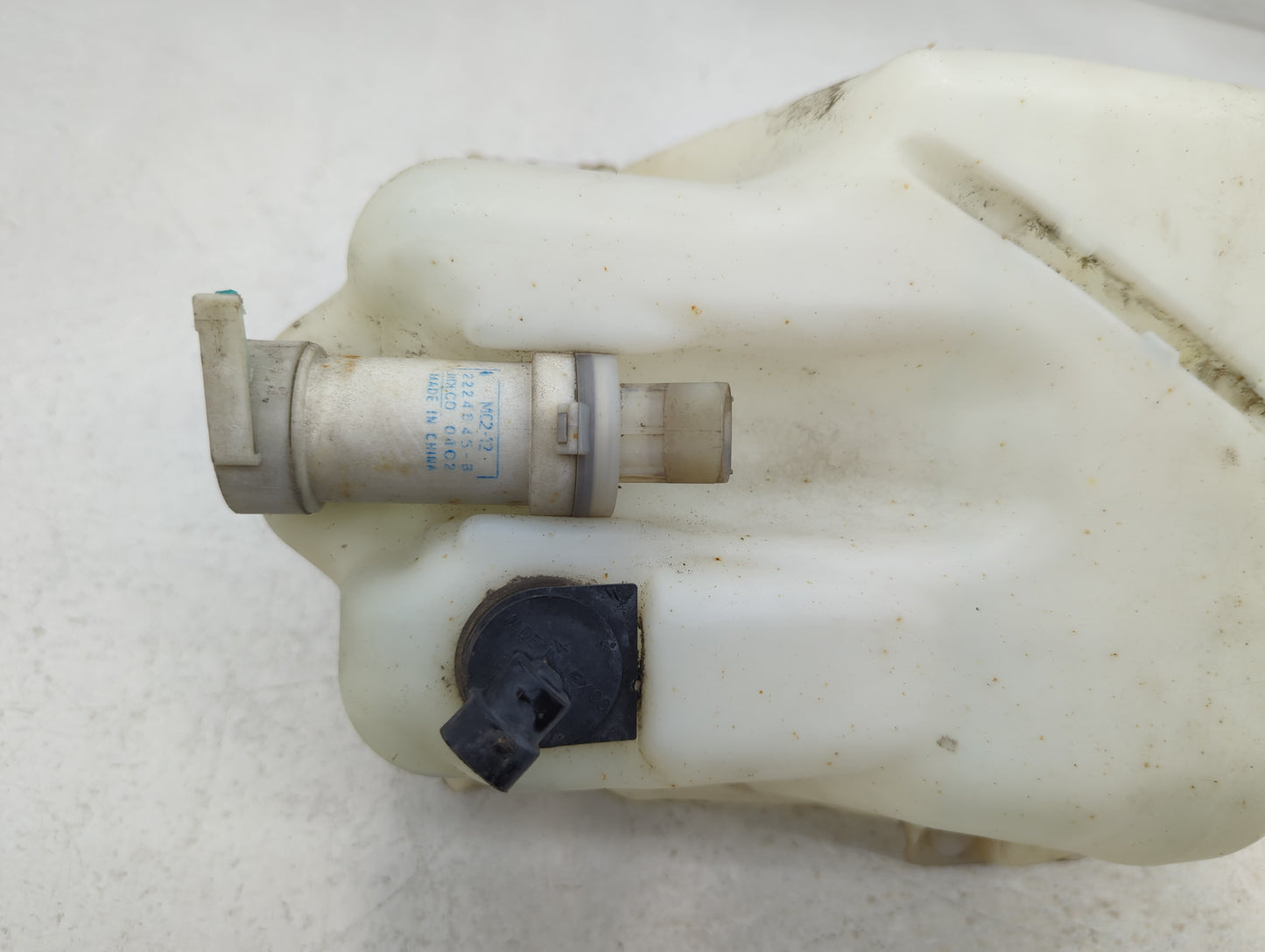 2008-2012 Chevrolet Malibu Windshield Washer Fluid Reservoir Bottle Oem - Oemusedautoparts1.com