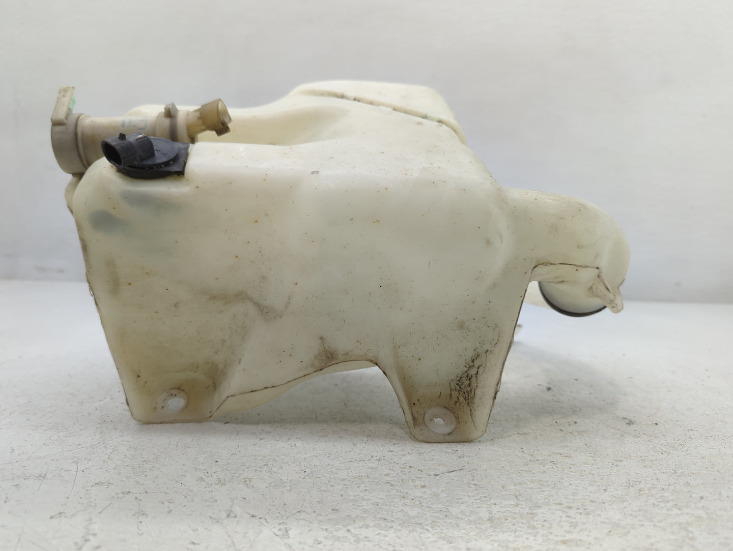 2008-2012 Chevrolet Malibu Windshield Washer Fluid Reservoir Bottle Oem - Oemusedautoparts1.com