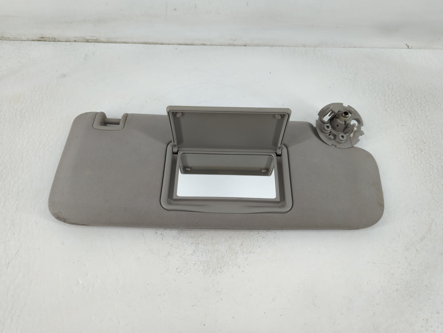 2004-2012 Chevrolet Malibu Sun Visor Shade Replacement Passenger Right Mirror Fits Fits 2004 2005 2008 2009 2010 2011 2012 O