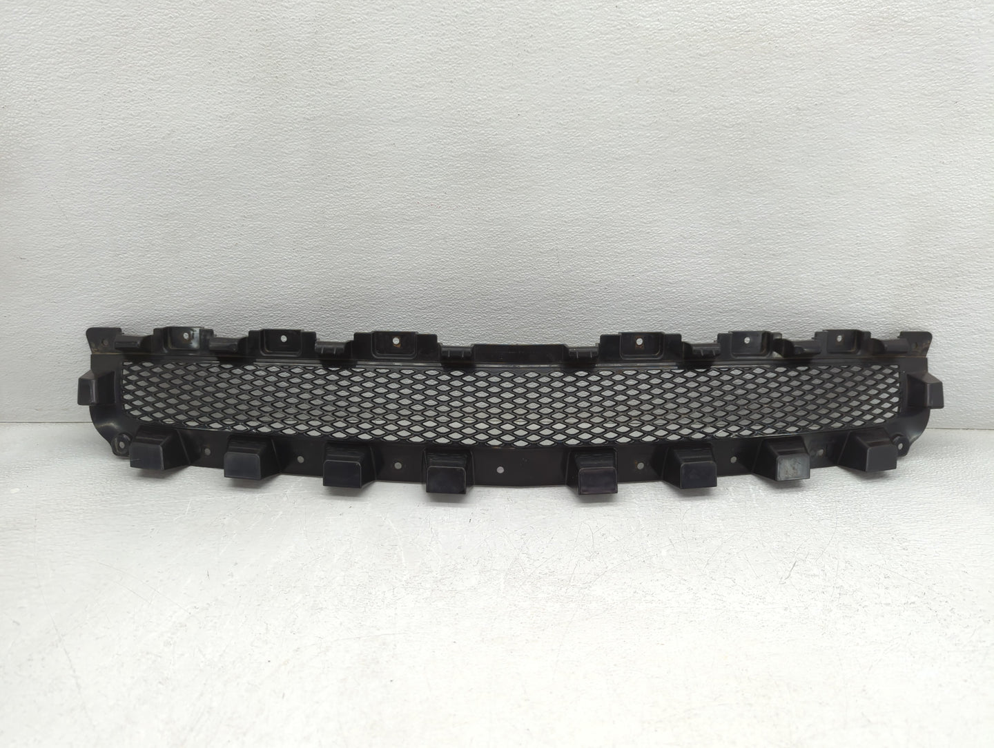 2008-2012 Chevrolet Malibu Front Grille Bumper Not Included - Oemusedautoparts1.com