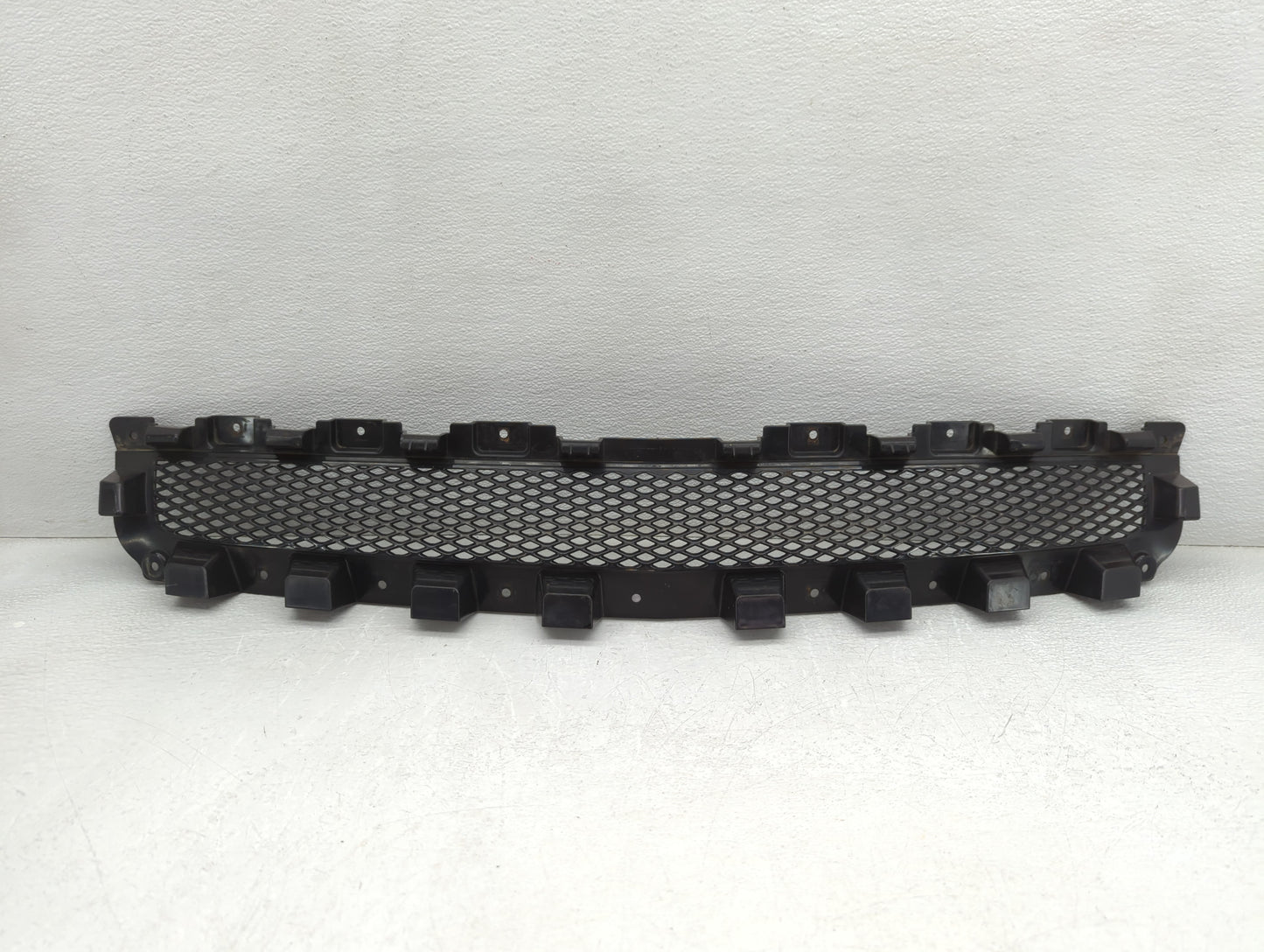 2008-2012 Chevrolet Malibu Front Grille Bumper Not Included - Oemusedautoparts1.com
