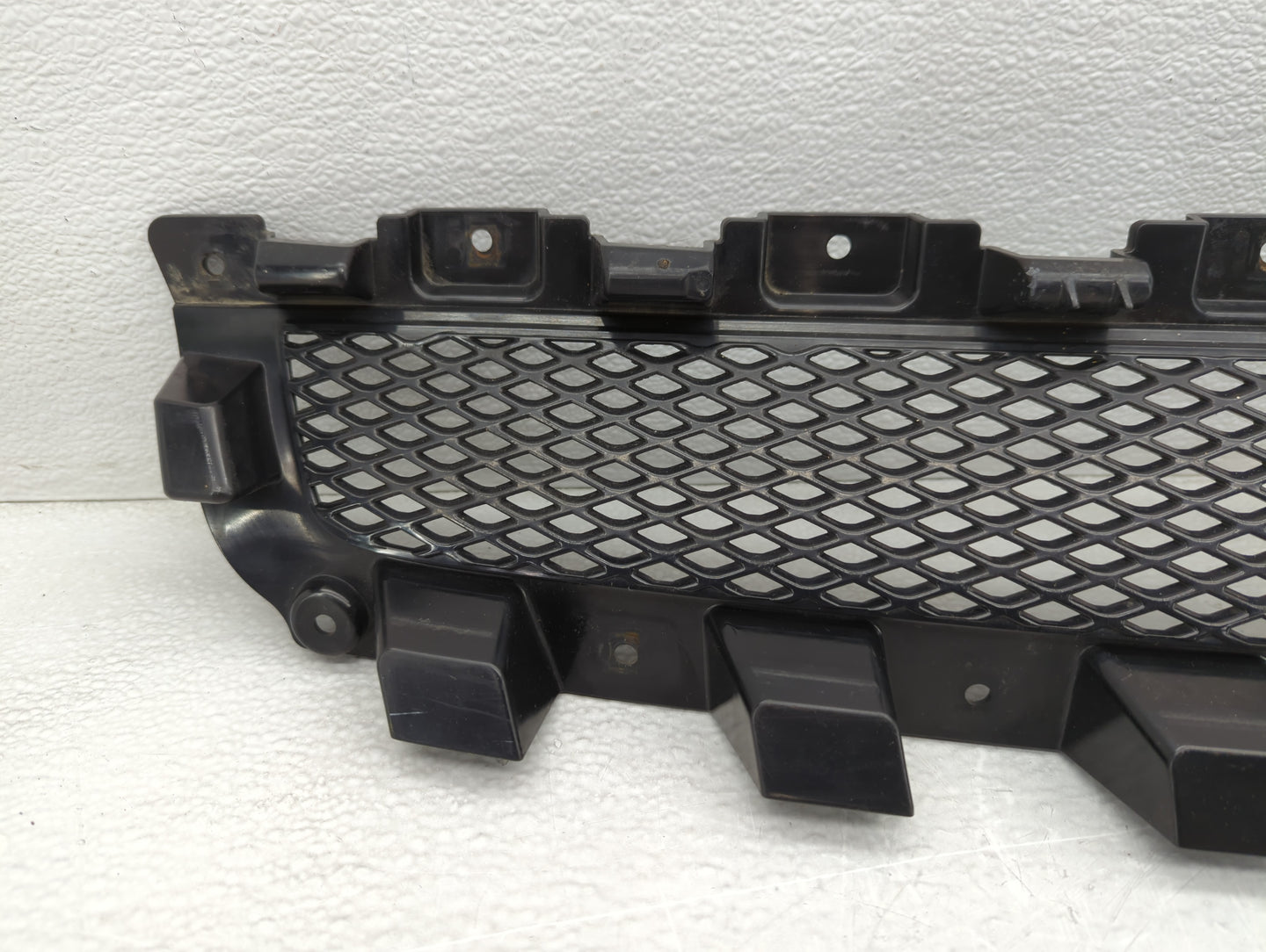2008-2012 Chevrolet Malibu Front Grille Bumper Not Included - Oemusedautoparts1.com