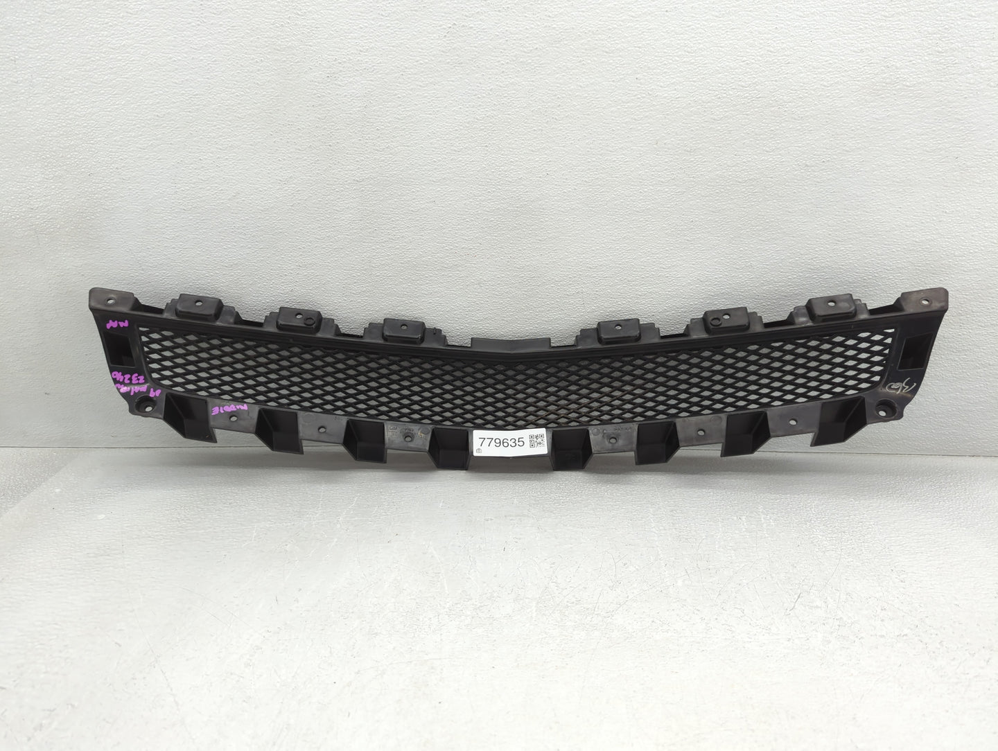2008-2012 Chevrolet Malibu Front Grille Bumper Not Included - Oemusedautoparts1.com