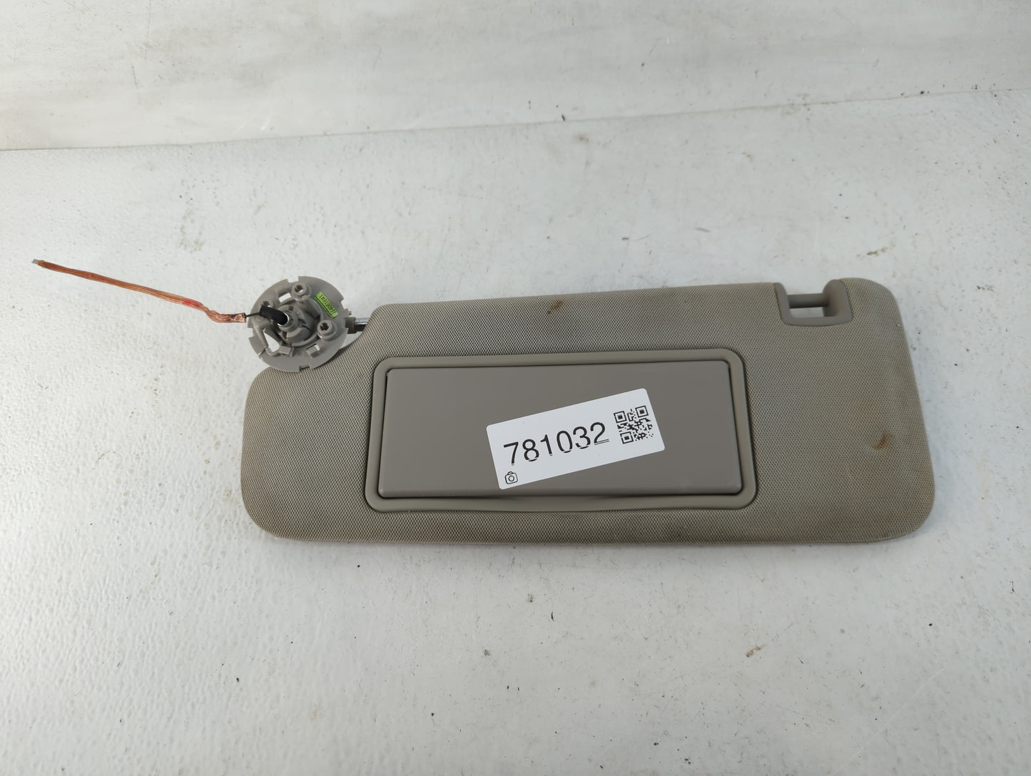 2004-2012 Chevrolet Malibu Sun Visor Shade Replacement Driver Left Mirror Fits Fits 2004 2005 2008 2009 2010 2011 2012 OEM U