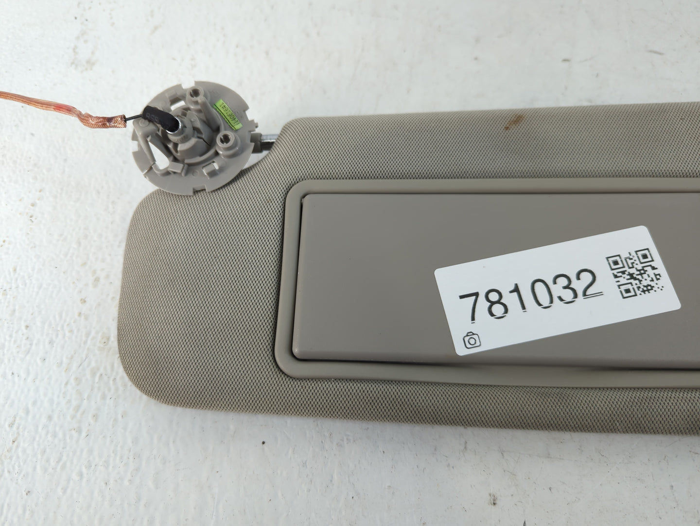 2004-2012 Chevrolet Malibu Sun Visor Shade Replacement Driver Left Mirror Fits Fits 2004 2005 2008 2009 2010 2011 2012 OEM U