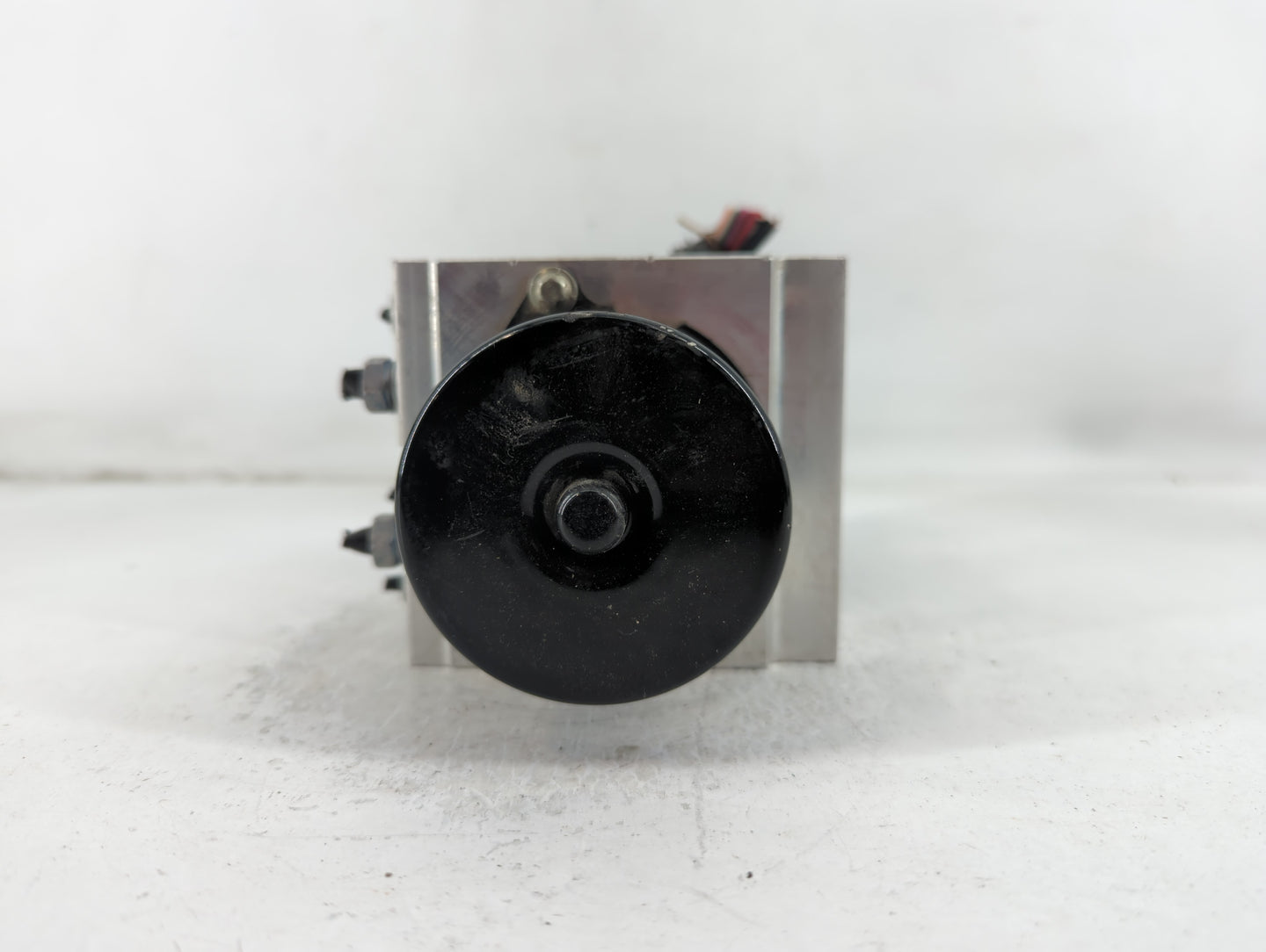 2011 Chevrolet Malibu ABS Pump Control Module Replacement P/N:20908731 Fits OEM Used Auto Parts - Oemusedautoparts1.com