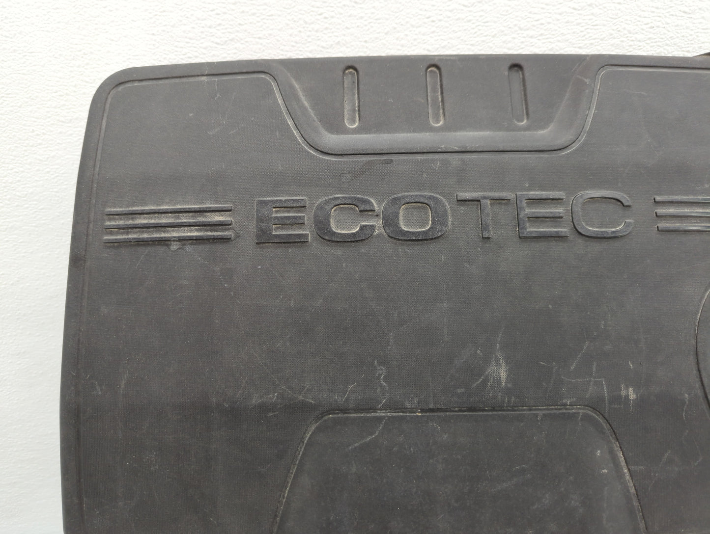 2011 Chevrolet Malibu Engine Cover - Oemusedautoparts1.com