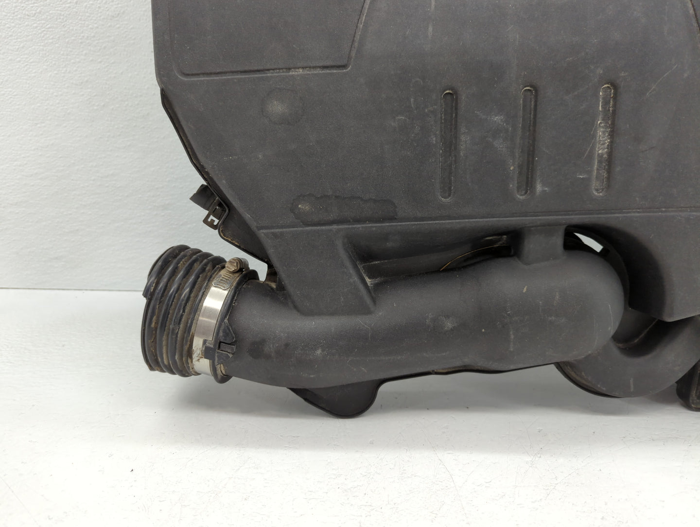 2011 Chevrolet Malibu Engine Cover - Oemusedautoparts1.com