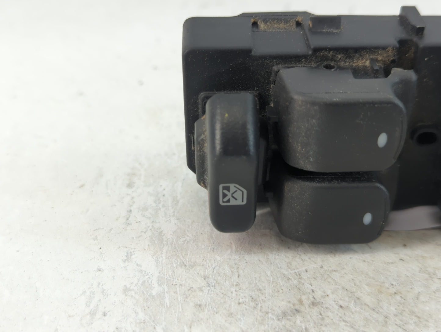 2010-2011 Chevrolet Malibu Master Power Window Switch Replacement Driver Side Left P/N:1940 B1 20807220 Fits Fits 2010 2011 