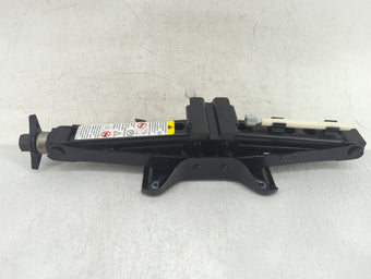 compare product 2011 Chevrolet Malibu Undefined 810632