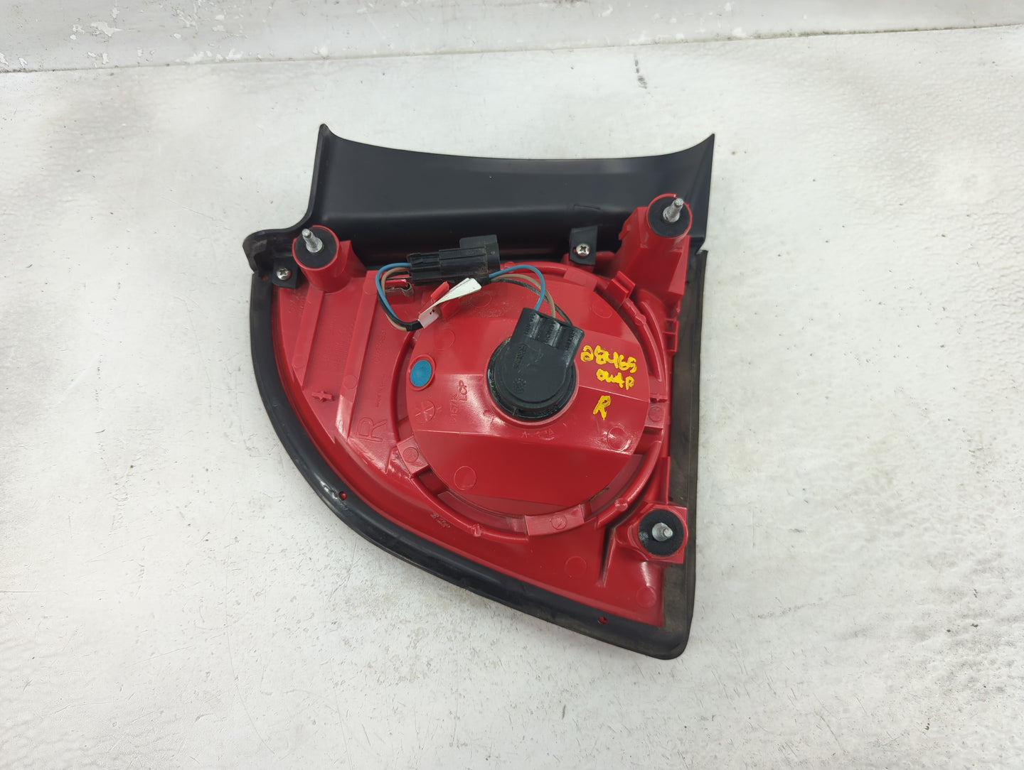 2008-2012 Chevrolet Malibu Tail Light Assembly Passenger Right OEM Fits Fits 2008 2009 2010 2011 2012 OEM Used Auto Parts - 