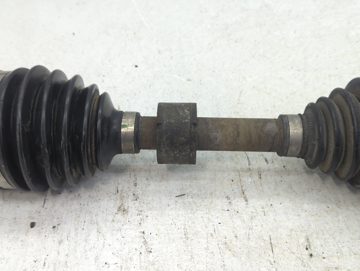 2009-2012 Chevrolet Malibu Axle Shaft Front Driver Cv C/v - Oemusedautoparts1.com
