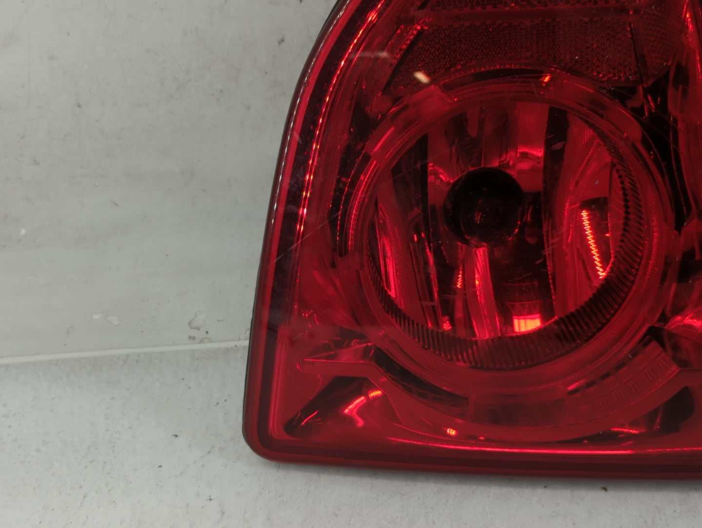 2008-2012 Chevrolet Malibu Tail Light Assembly Passenger Right OEM Fits Fits 2008 2009 2010 2011 2012 OEM Used Auto Parts - 