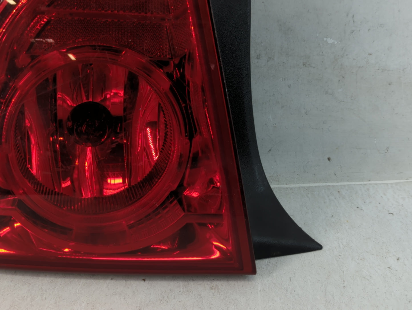 2008-2012 Chevrolet Malibu Tail Light Assembly Passenger Right OEM Fits Fits 2008 2009 2010 2011 2012 OEM Used Auto Parts - 