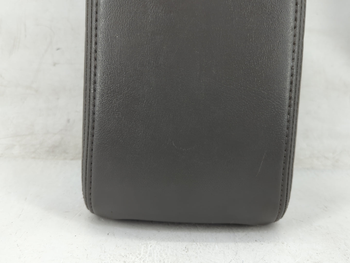 2008-2012 Chevrolet Malibu Center Console Armrest Cover Lid Fits Fits 2008 2009 2010 2011 2012 OEM Used Auto Parts - Oemused