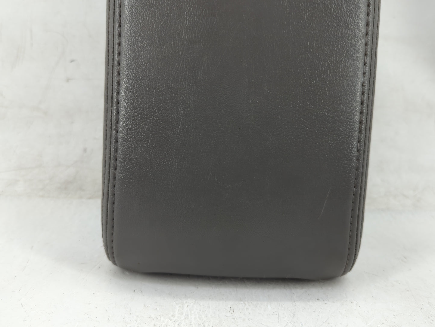 2008-2012 Chevrolet Malibu Center Console Armrest Cover Lid Fits Fits 2008 2009 2010 2011 2012 OEM Used Auto Parts - Oemused